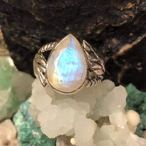 Moonstone Ring - Picture 6 of 7